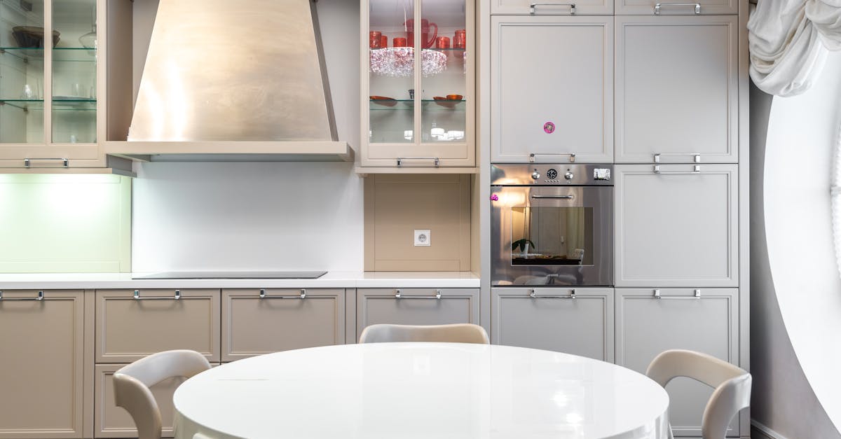 Exploring Bespoke Options: Customising Kitchen Cabinets for Functionality