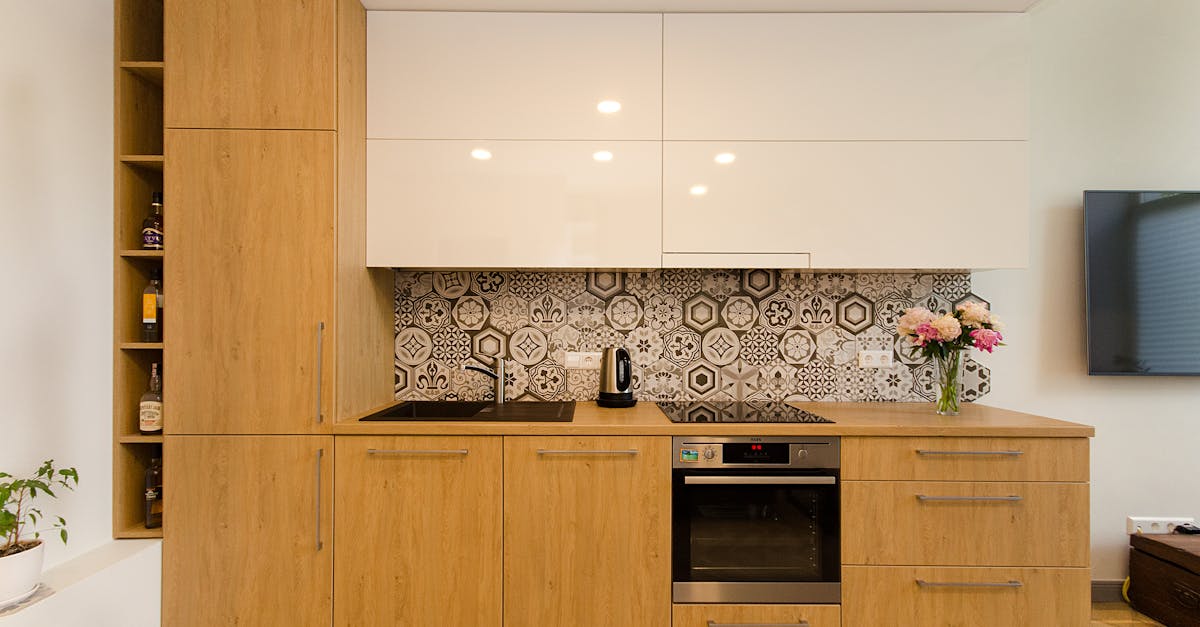 The Benefits of Flat-Pack Kitchen Cabinets for Small Spaces