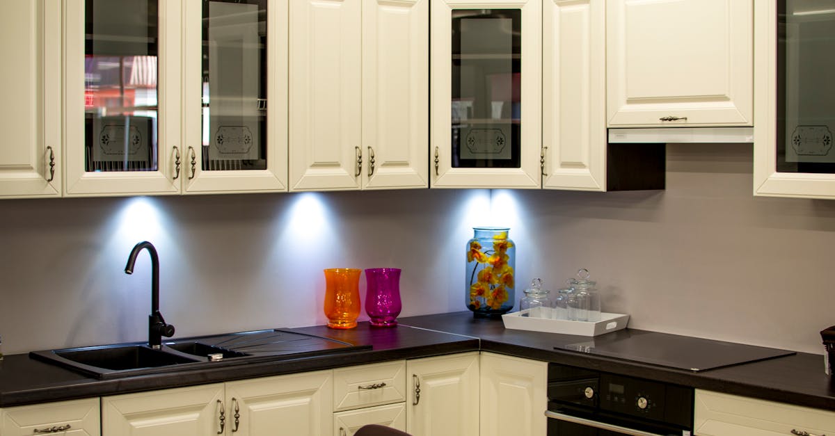 Timeless Elegance: The Appeal of Traditional Kitchen Cabinets